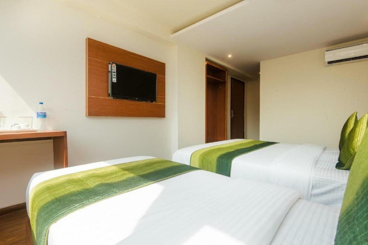 Hotel Aflon Midc Andheri East ムンバイ エクステリア 写真